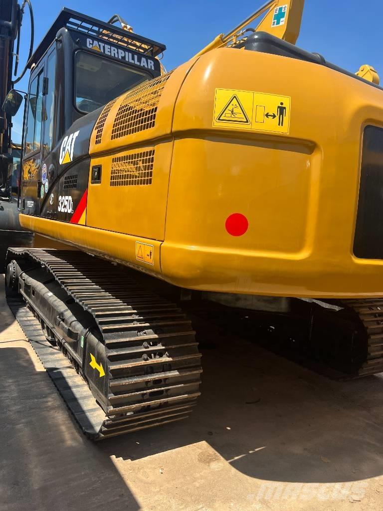 CAT 325D 大型油圧ショベル12t以上（パワーショベル・ユンボ）