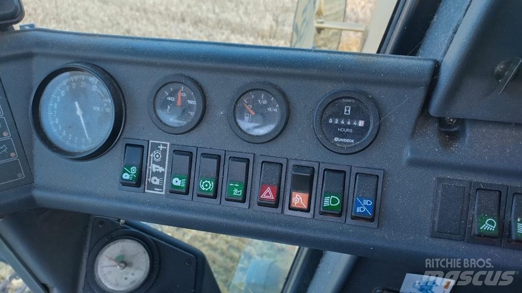 New Holland TC 54 コンバイン