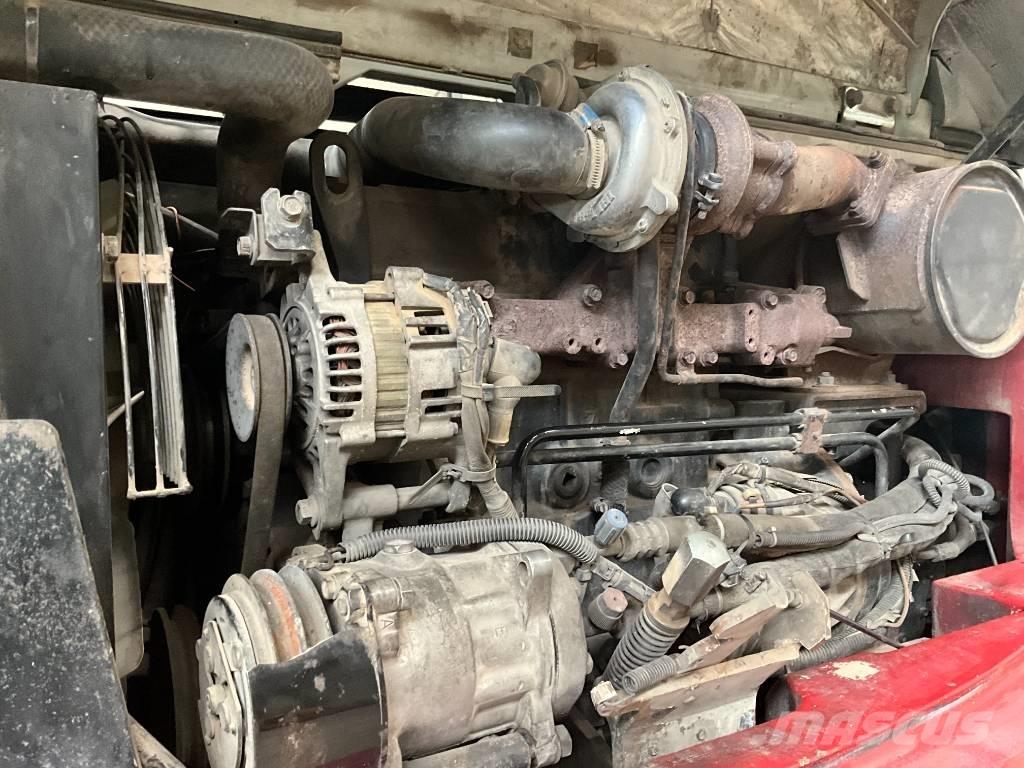 Takeuchi TB 175 W ホイール式油圧ショベル（パワーショベル・ユンボ・バックホー）