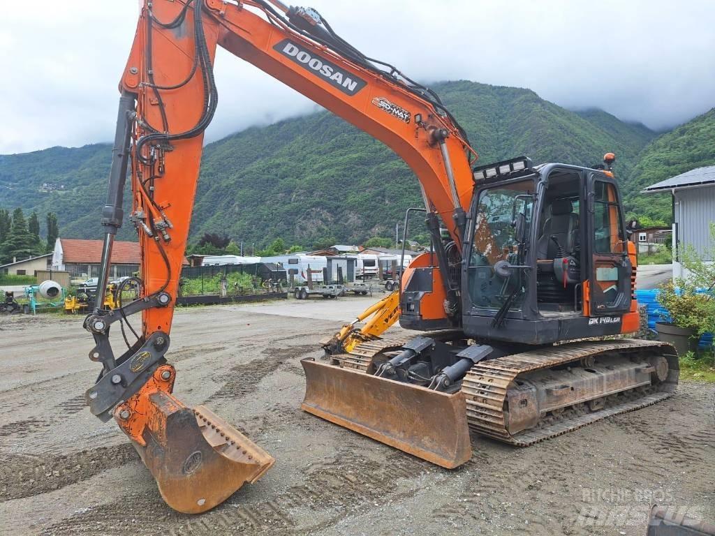Doosan DX 140 LCR-7 大型油圧ショベル12t以上（パワーショベル・ユンボ）