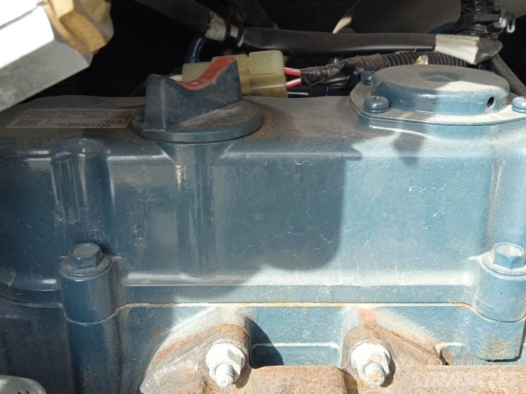 Kubota KX 016-4 ミニ油圧ショベル 7t以下（ミニユンボ・ミニディガー）