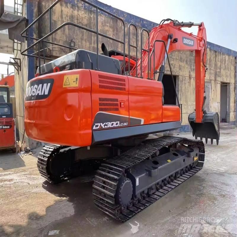 Doosan DX 300 LC-9C 大型油圧ショベル12t以上（パワーショベル・ユンボ）