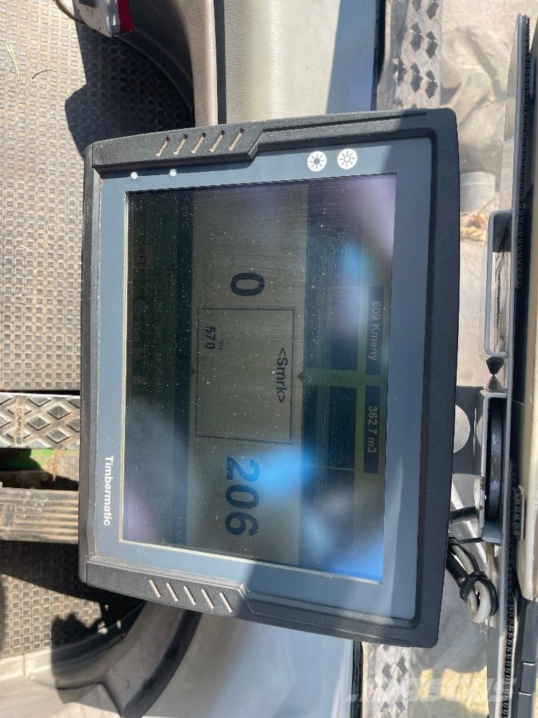  Johnne Deere 1270D ハーベスター