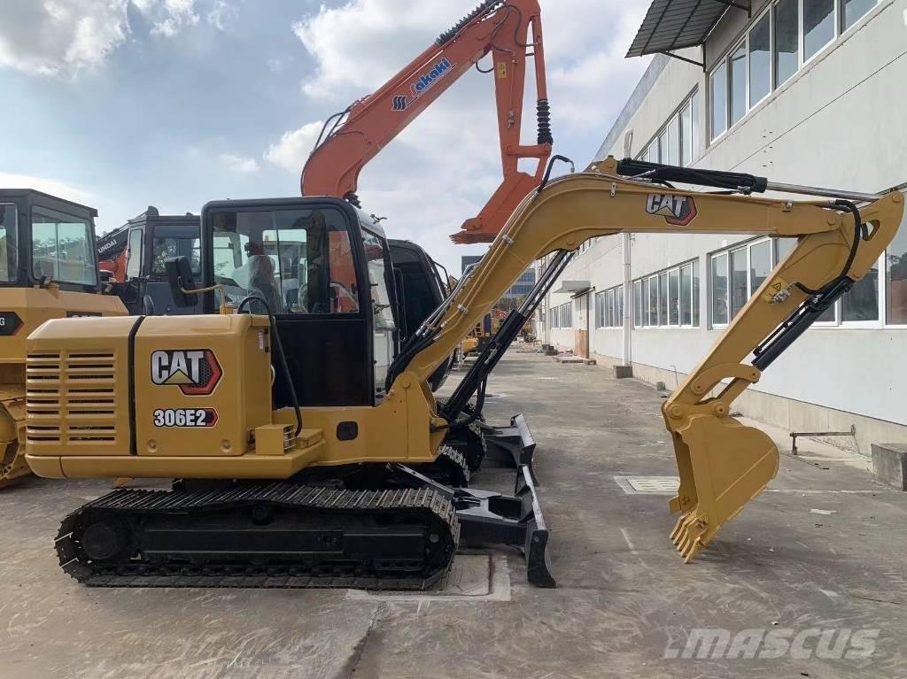 CAT 306E2 中型油圧ショベル 7ｔ-12ｔ（ユンボ・パワーショベル・バックホー）