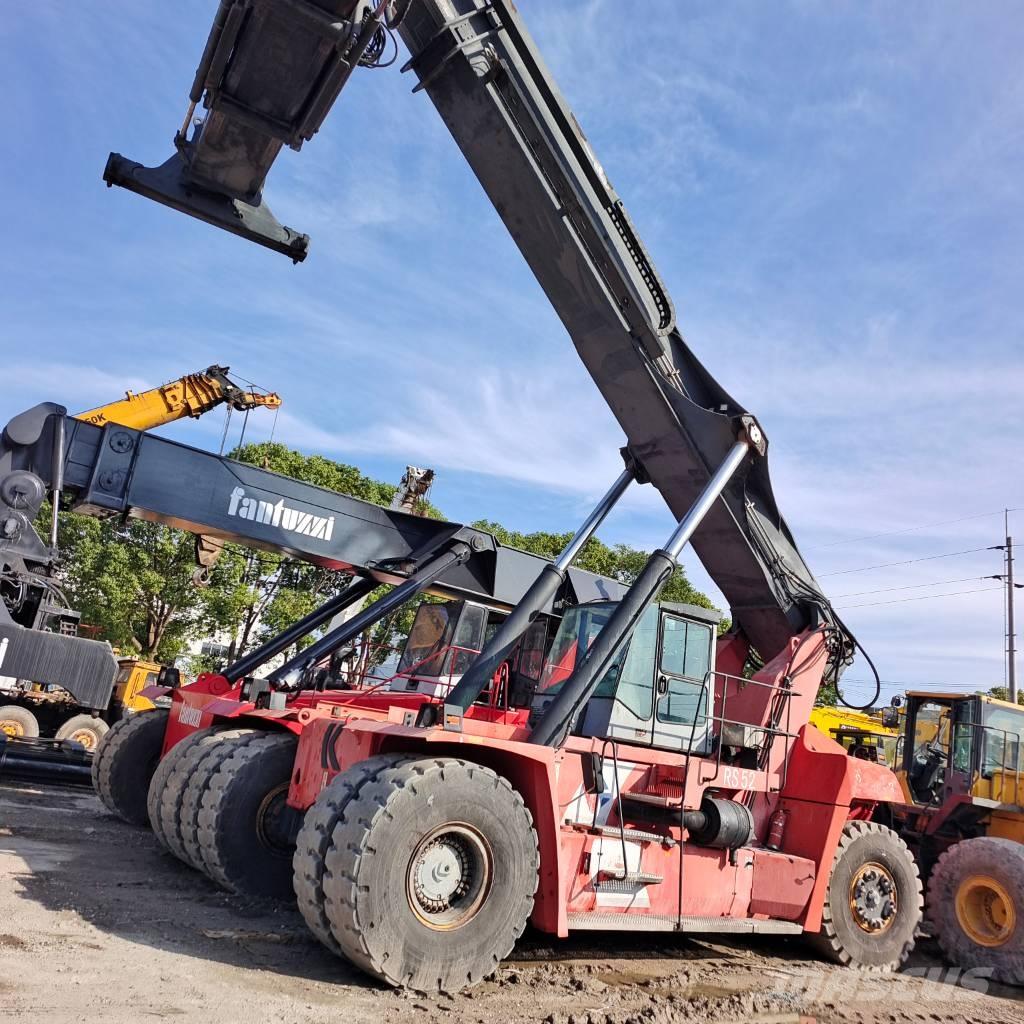 Kalmar DRF 450 リーチスタッカー