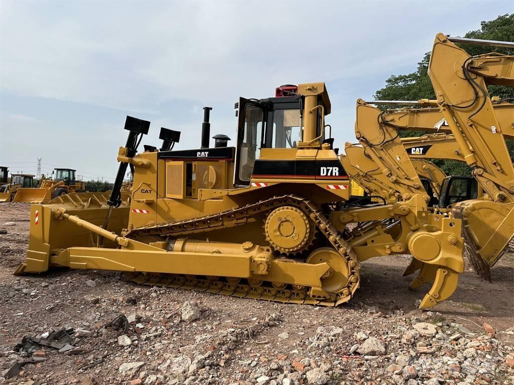 CAT D7R ブルドーザー