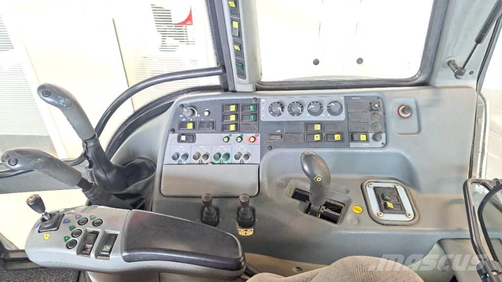 Valtra M 130 トラクター