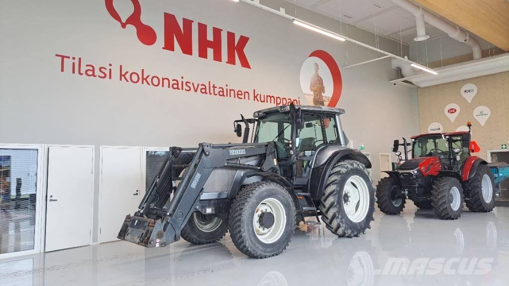 Valtra M 130 トラクター