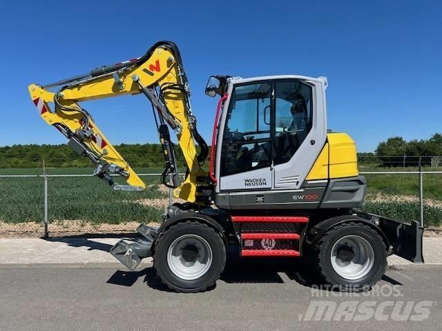 Wacker Neuson EW 100 ホイール式油圧ショベル（パワーショベル・ユンボ・バックホー）