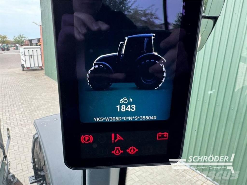 Valtra Q 305 トラクター