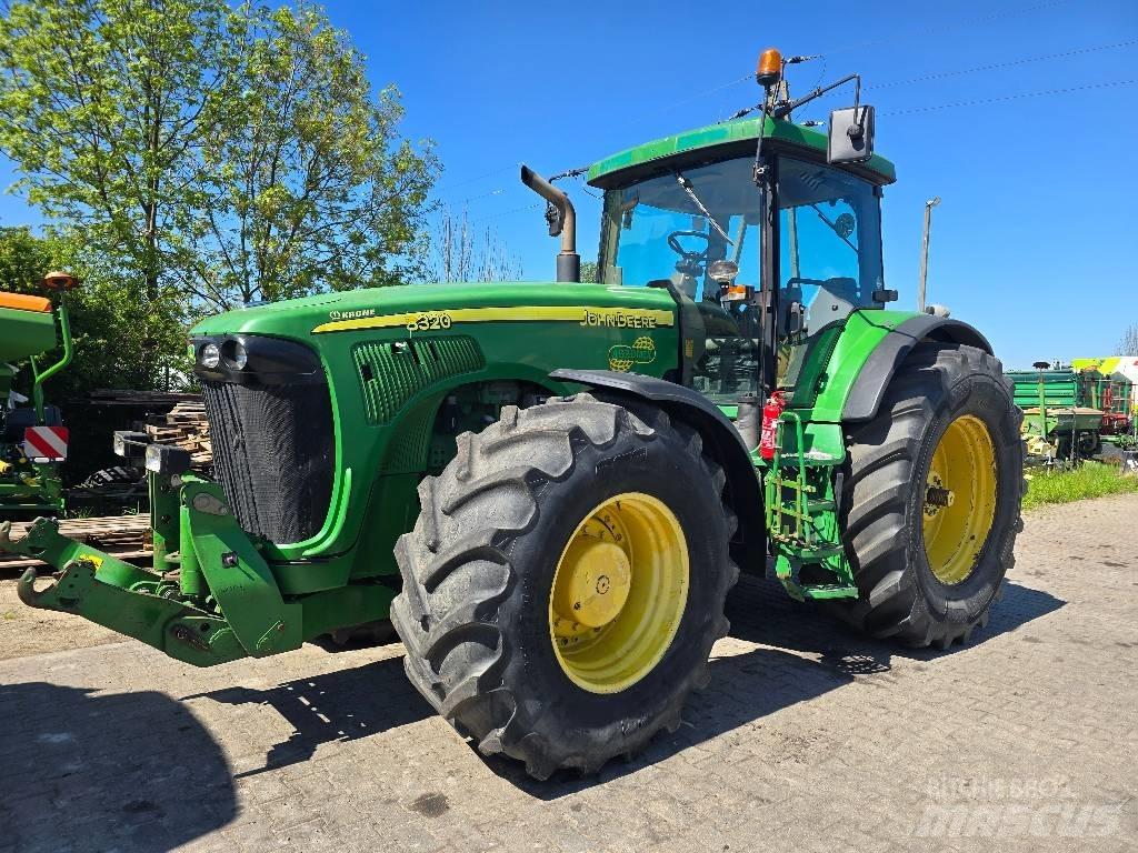 John Deere 8320 トラクター
