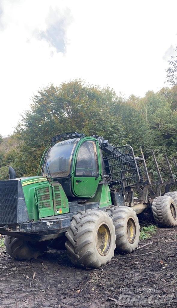 John Deere 1110 E フォワーダー