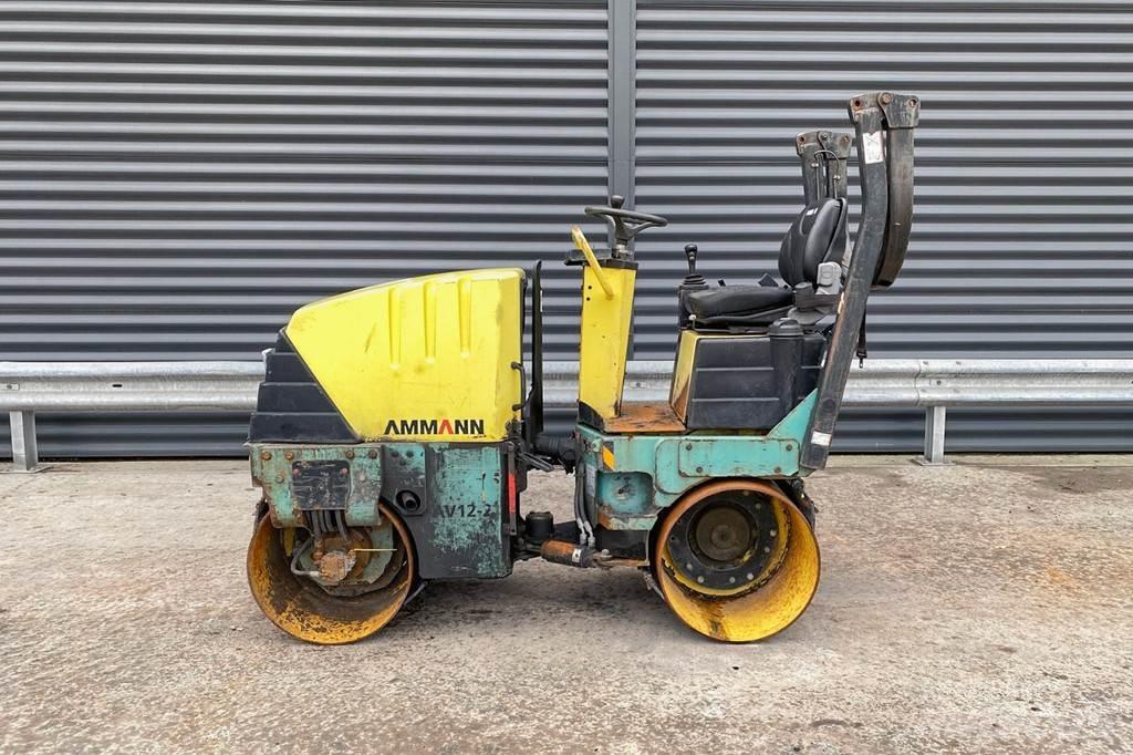 Ammann AV 12-2 タンデムローラ
