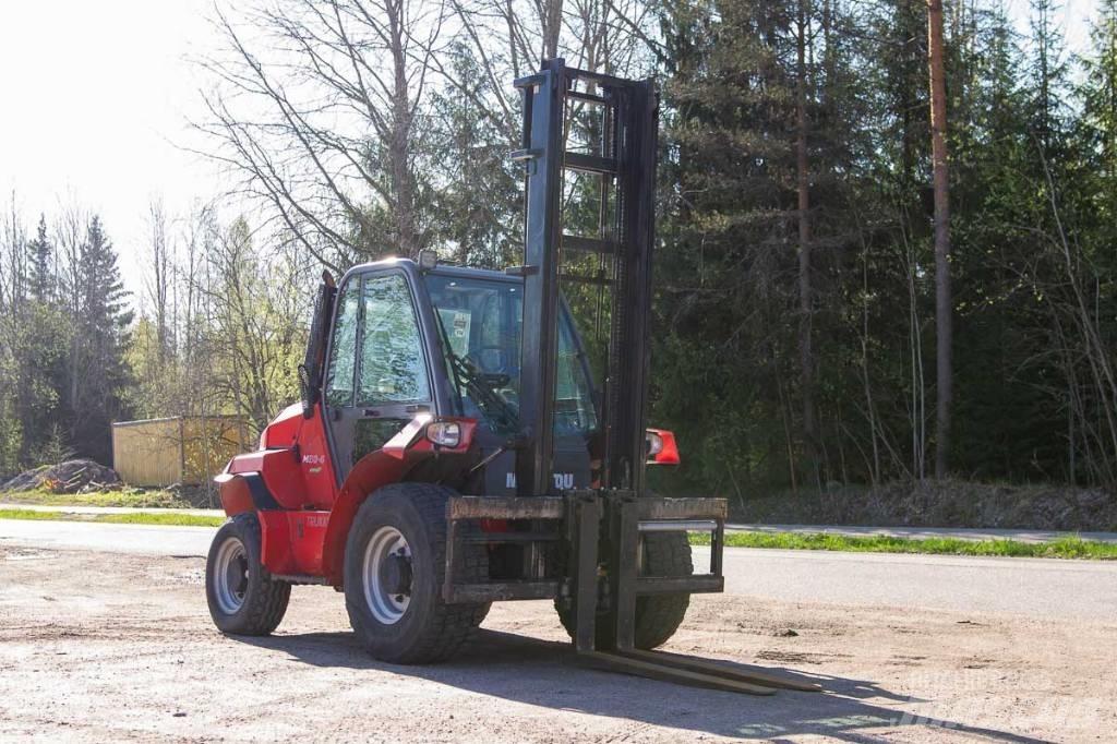 Manitou M 30.4 ラフターテレントラック