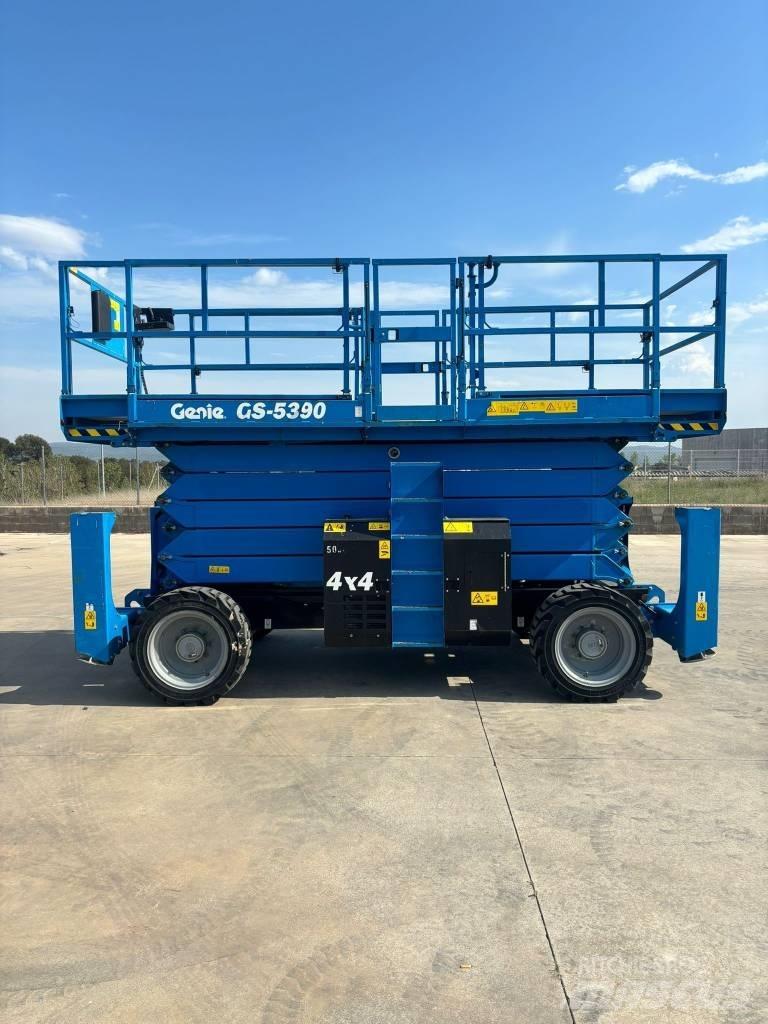 Genie GS 5390 RT シザースリフト