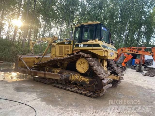 CAT D 6 R ブルドーザー