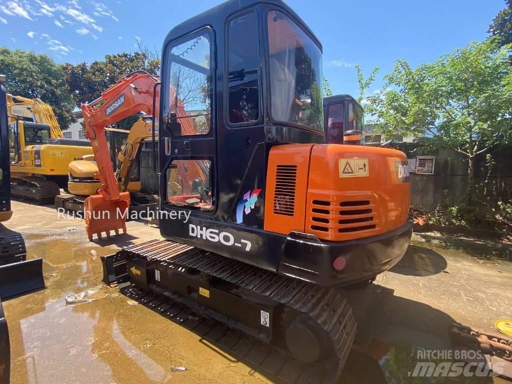 Doosan DH 60-7 ミニ油圧ショベル 7t以下（ミニユンボ・ミニディガー）