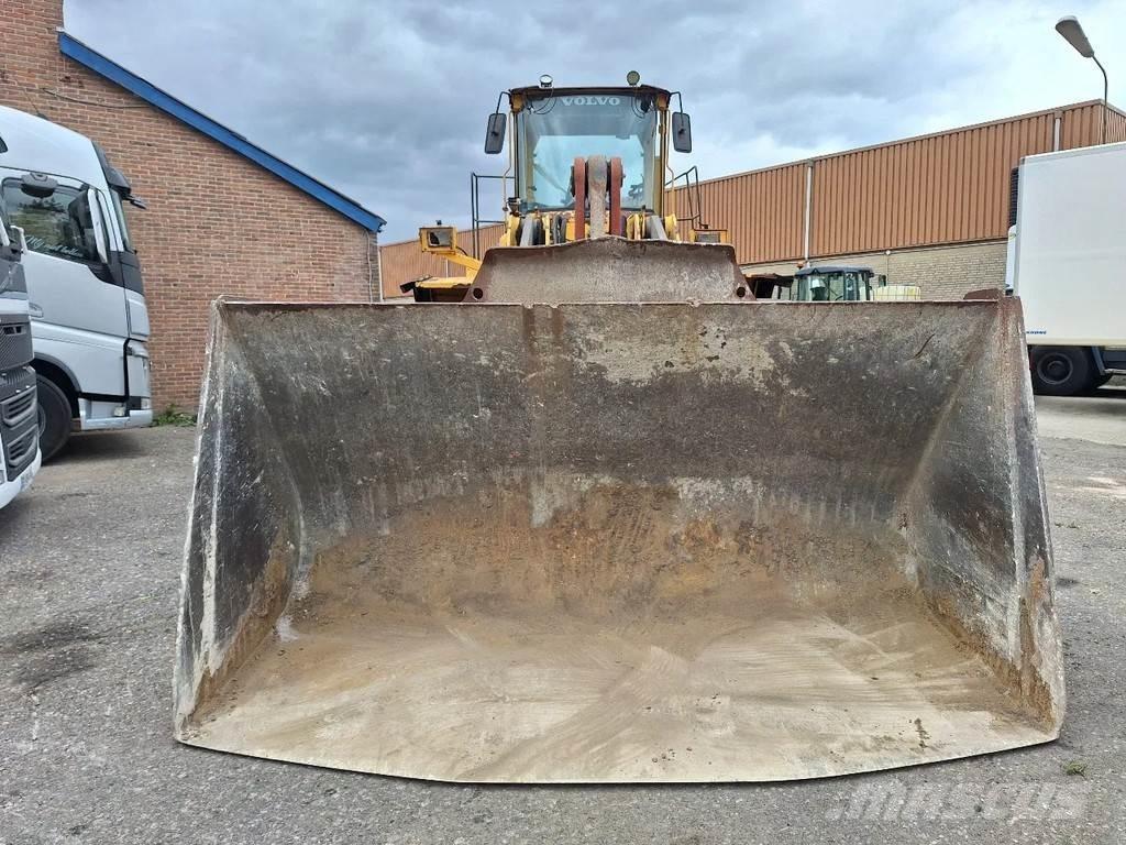 Volvo L220D ホイールローダー・タイヤショベル