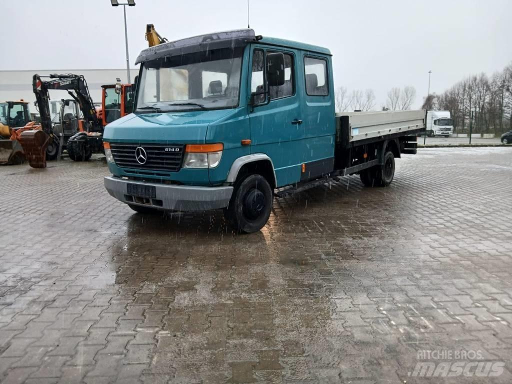 Mercedes-Benz 614 D カーテンサイダートラック
