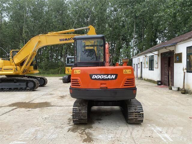 Doosan DH55 ミニ油圧ショベル 7t以下（ミニユンボ・ミニディガー）