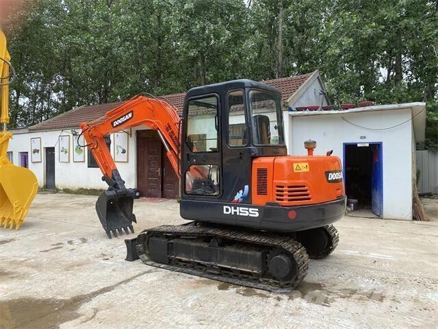 Doosan DH55 ミニ油圧ショベル 7t以下（ミニユンボ・ミニディガー）