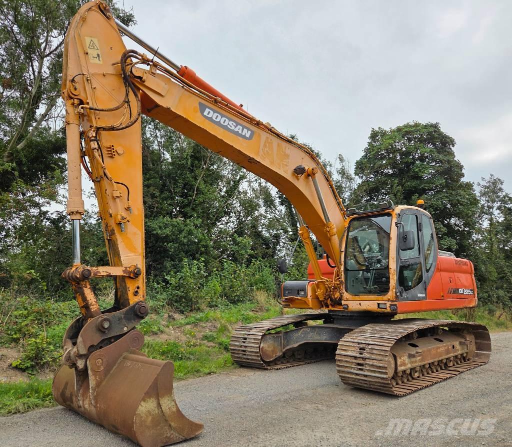 Doosan DX 225 LC 大型油圧ショベル12t以上（パワーショベル・ユンボ）