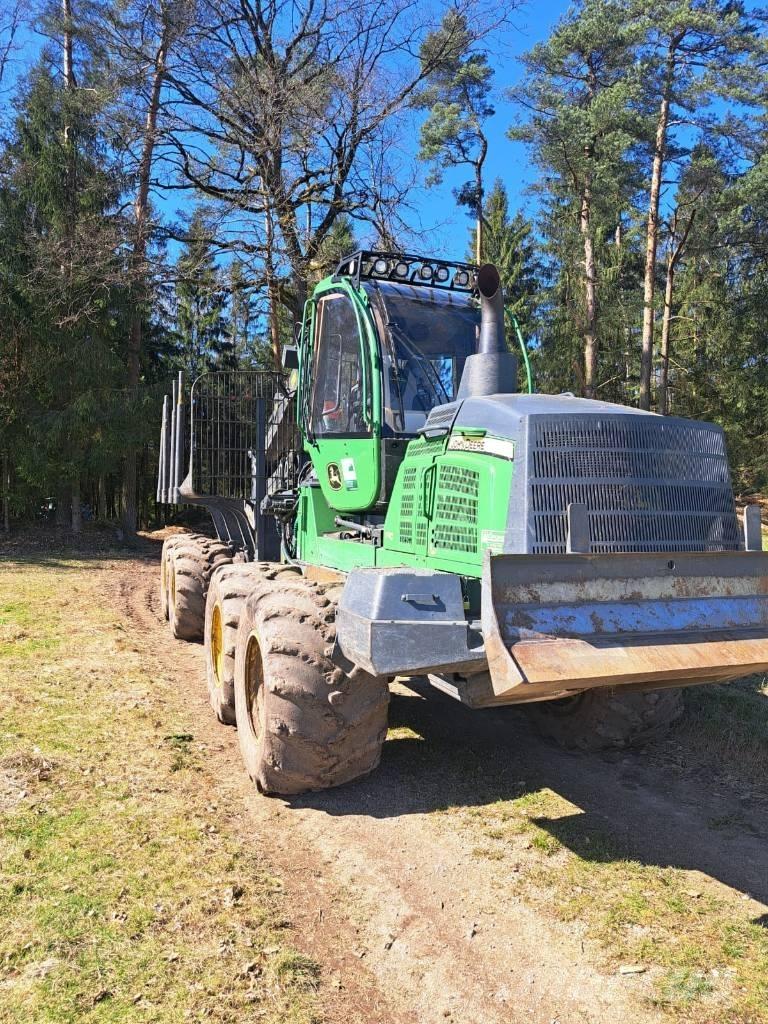 John Deere 1110 G フォワーダー