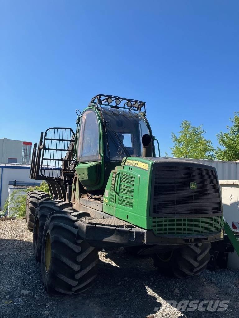 John Deere 1110 E フォワーダー