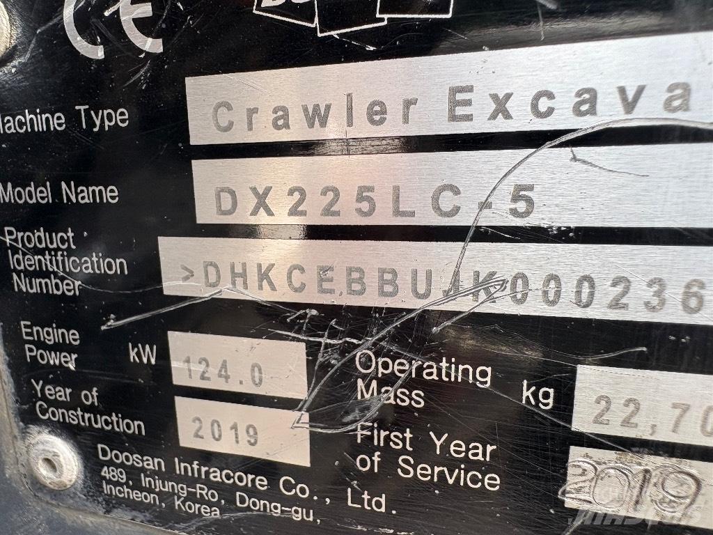 Doosan DX 225 LC-5 大型油圧ショベル12t以上（パワーショベル・ユンボ）