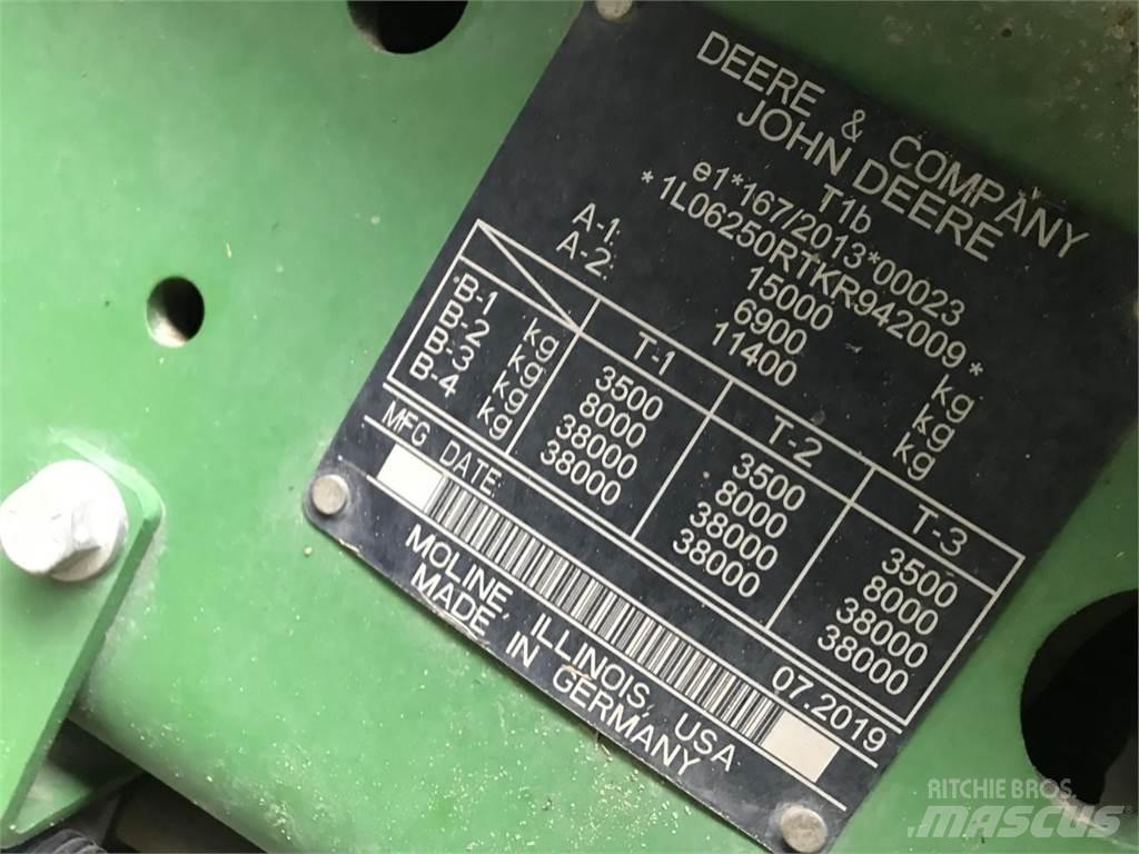 John Deere 6250R トラクター