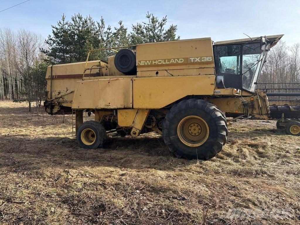 New Holland TX 36 コンバイン