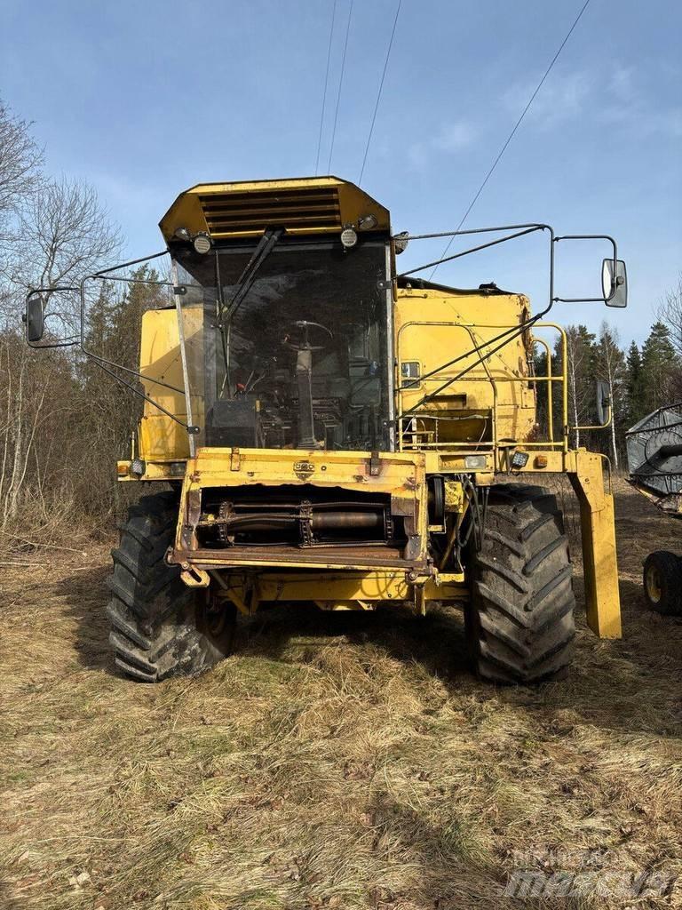New Holland TX 36 コンバイン