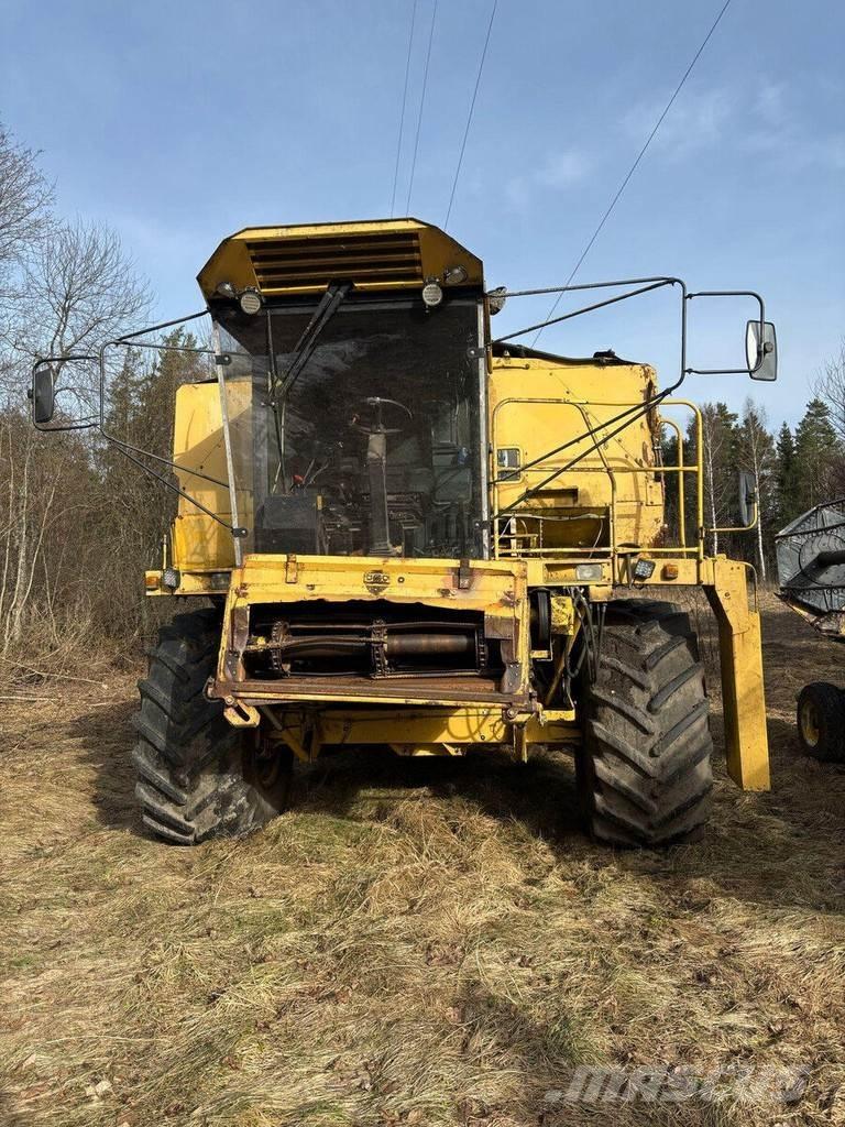 New Holland TX 36 コンバイン