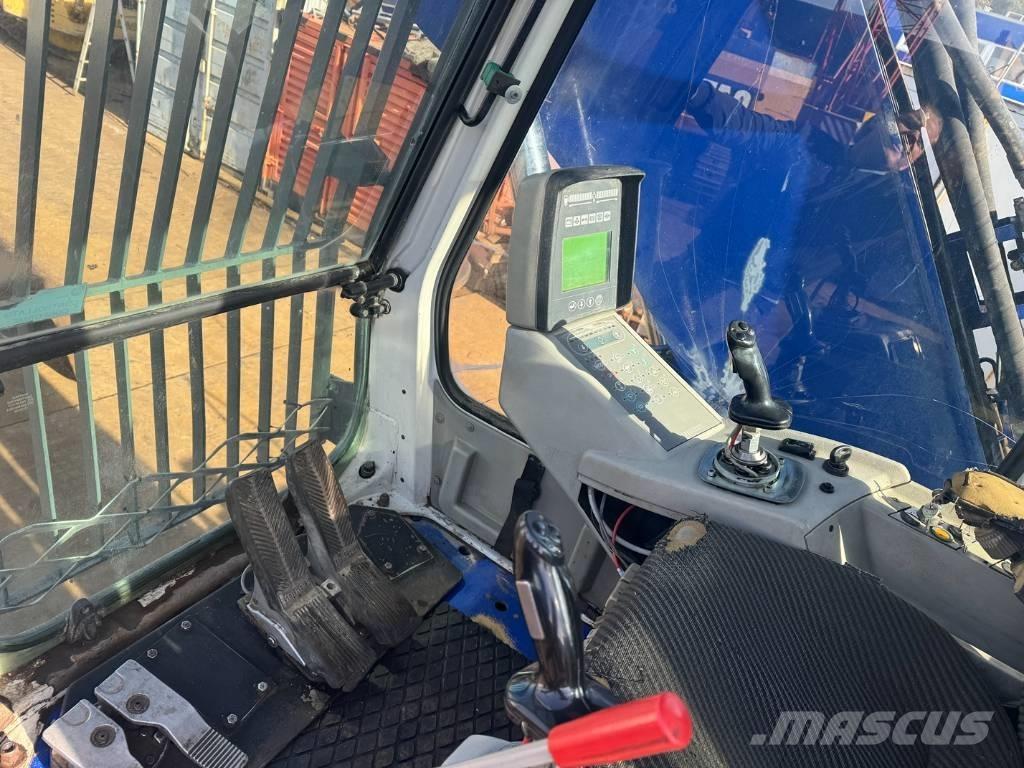 Liebherr R 924 B EW 廃棄物／工業産廃処理機