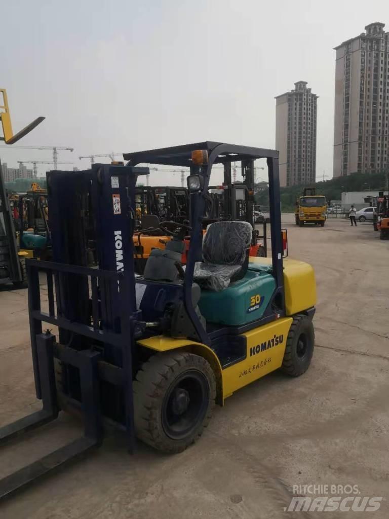 Komatsu FD 30 T-14 ディーゼル・軽油