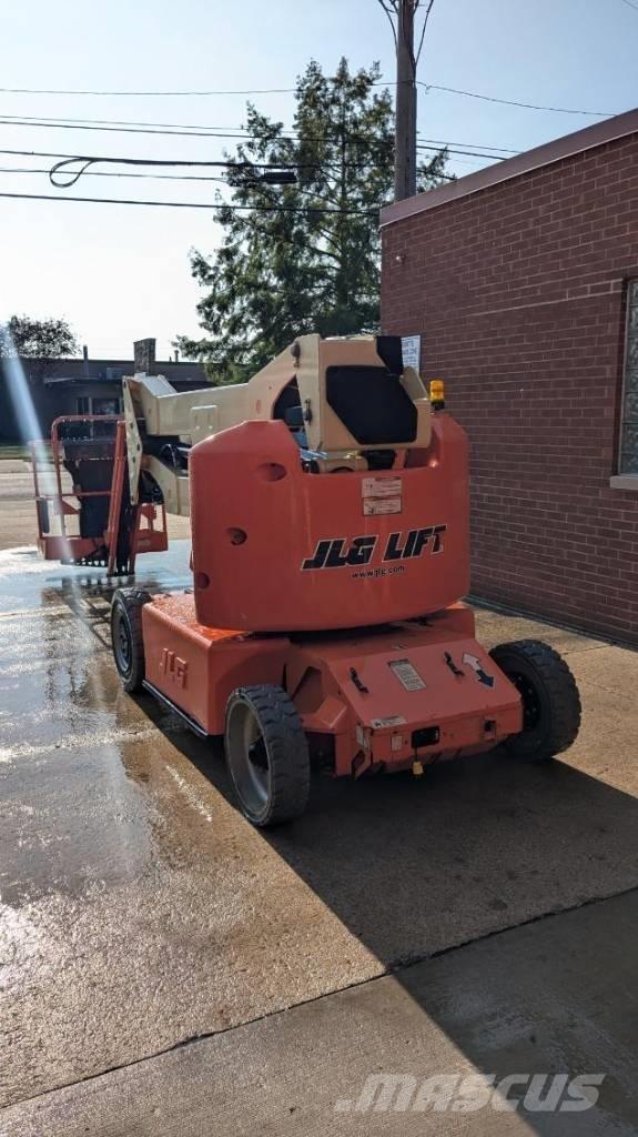 JLG E 400 AJPN ブームリフト　屈伸型