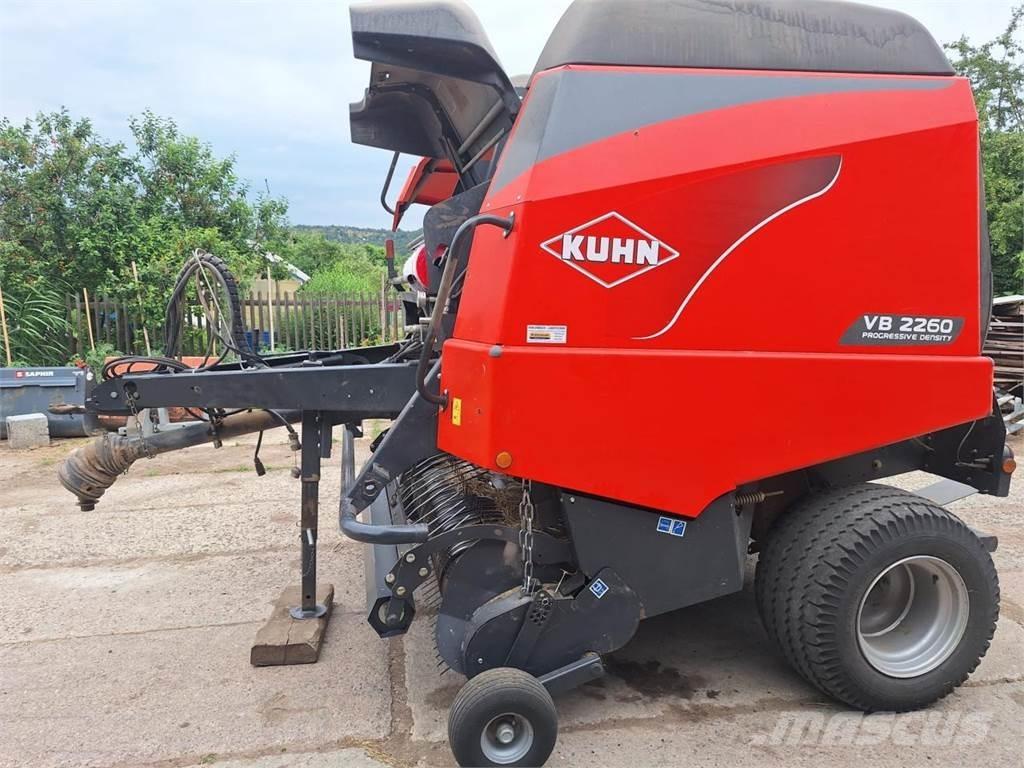 Kuhn VB 2260 ラウンドベーラー