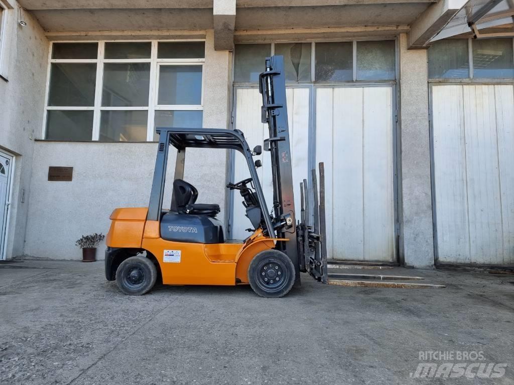 Toyota 02-7 FD 25 ディーゼル・軽油
