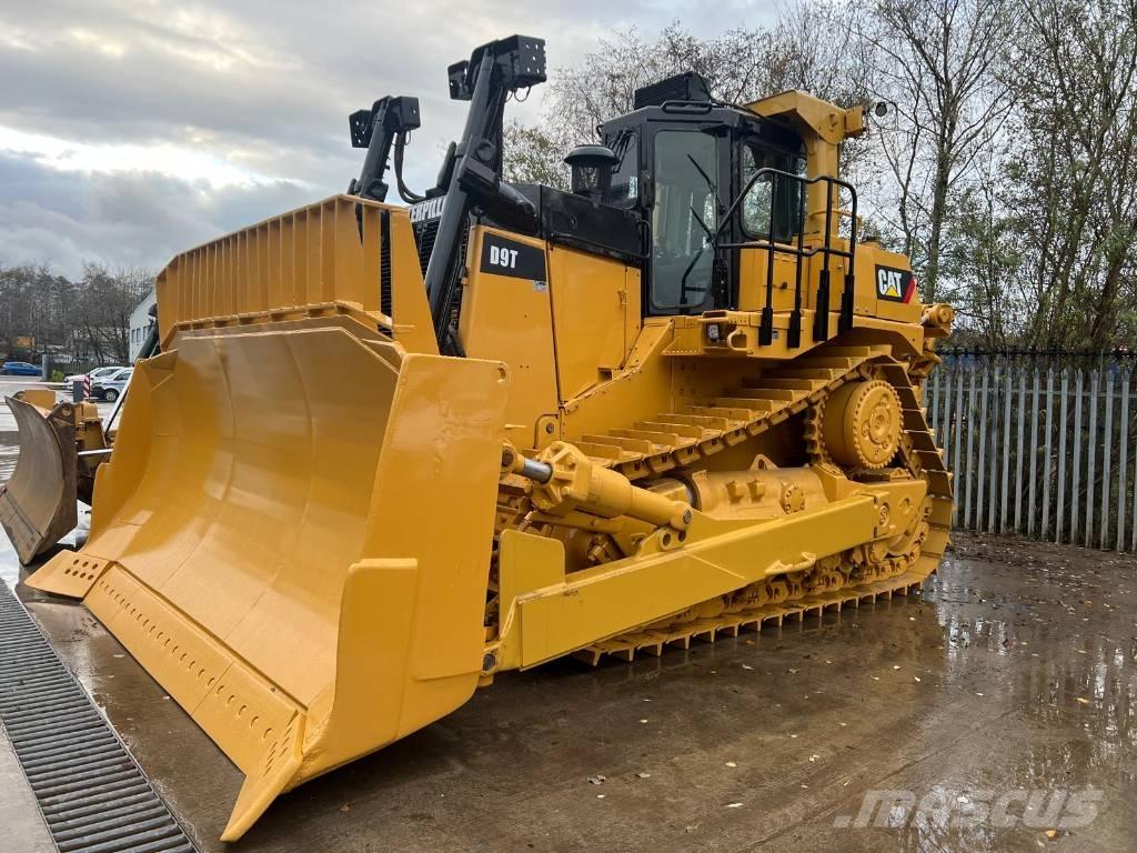 CAT D 9 T ブルドーザー