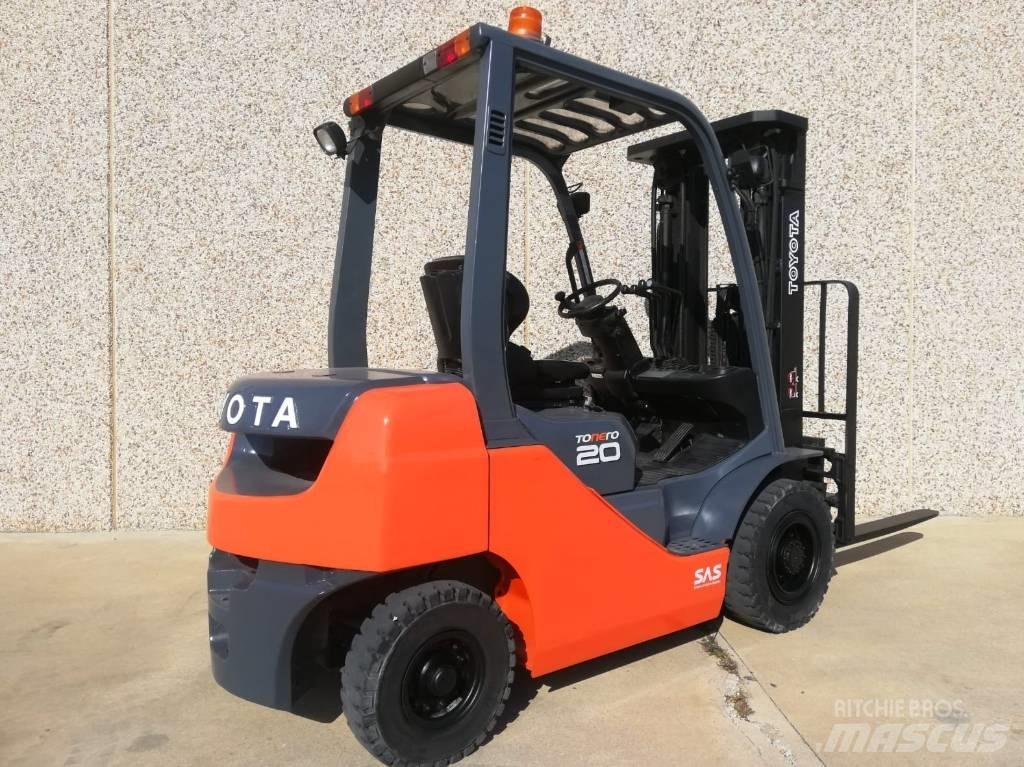 Toyota 02-8 FG F 20 LPGフォークリフト