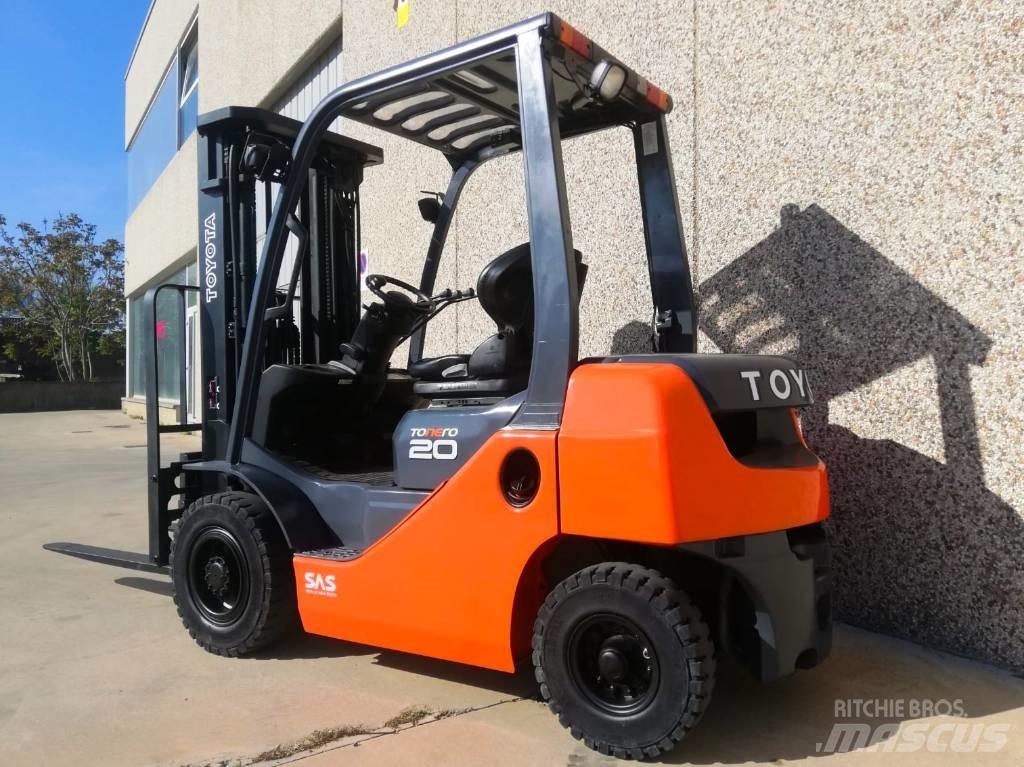 Toyota 02-8 FG F 20 LPGフォークリフト