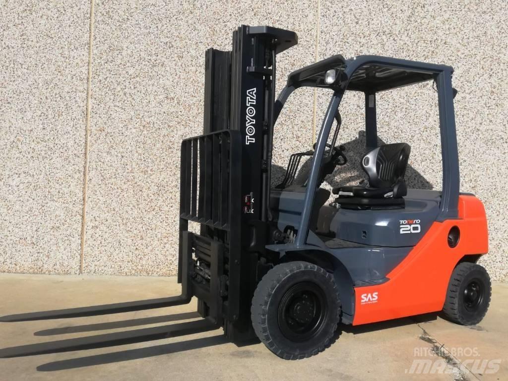 Toyota 02-8 FG F 20 LPGフォークリフト