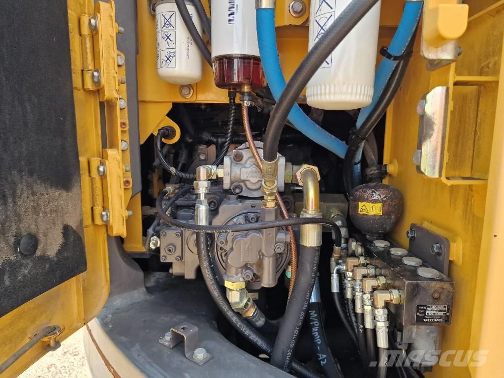 Volvo ECR 145 D 大型油圧ショベル12t以上（パワーショベル・ユンボ）