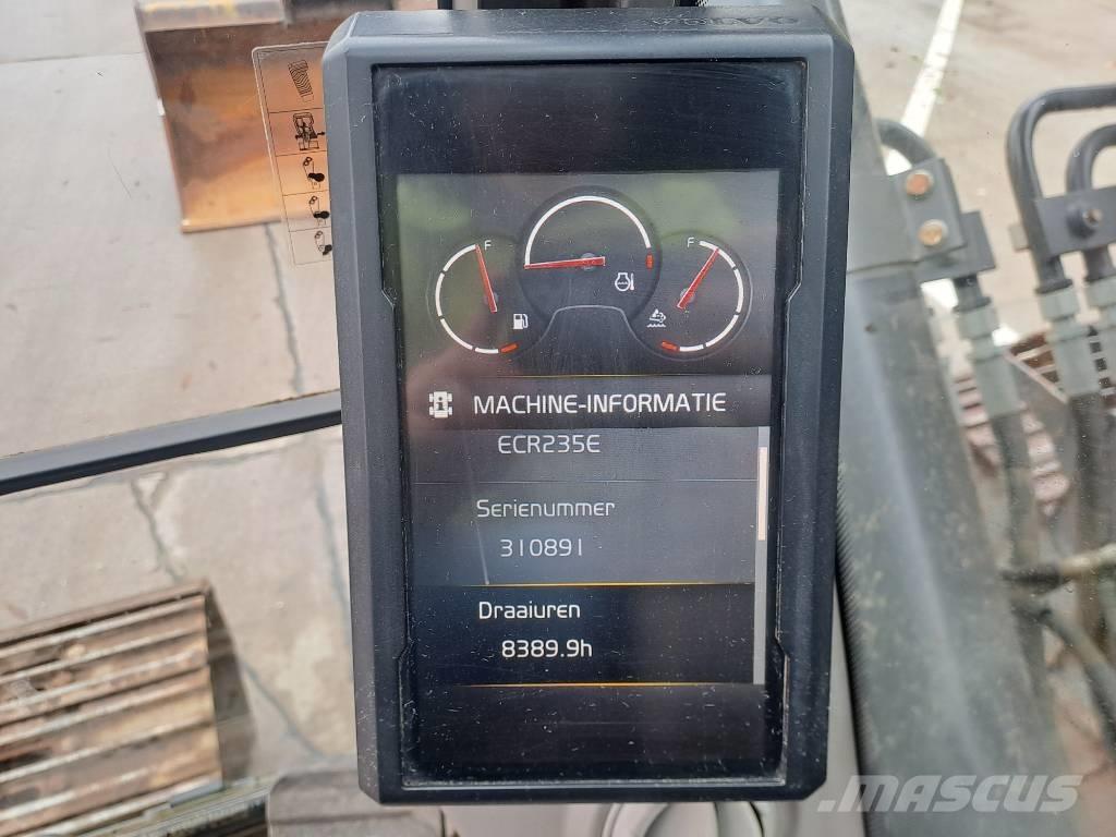 Volvo ECR 235 E 大型油圧ショベル12t以上（パワーショベル・ユンボ）