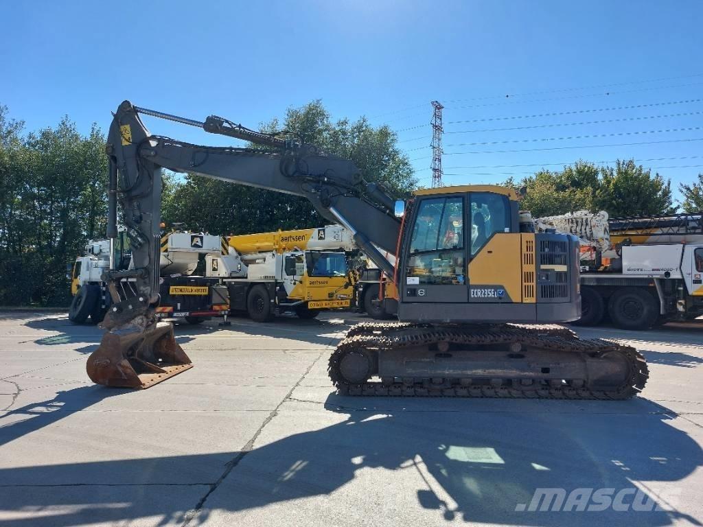 Volvo ECR 235 E 大型油圧ショベル12t以上（パワーショベル・ユンボ）