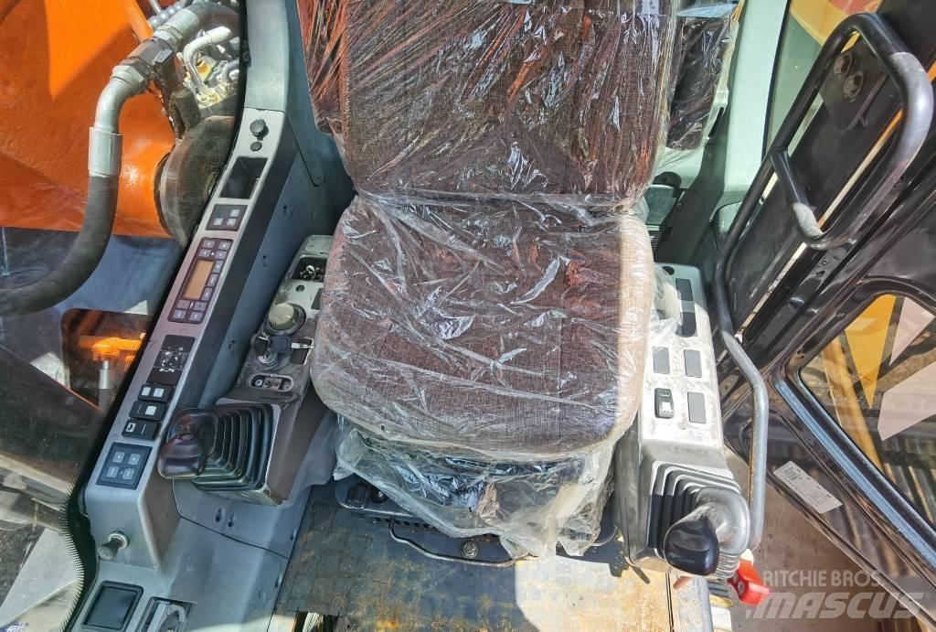 Doosan DX 225 LC 大型油圧ショベル12t以上（パワーショベル・ユンボ）
