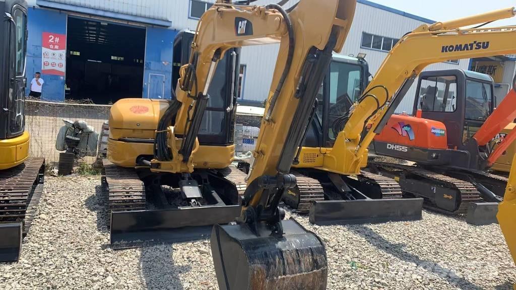 CAT 304 CR ミニ油圧ショベル 7t以下（ミニユンボ・ミニディガー）