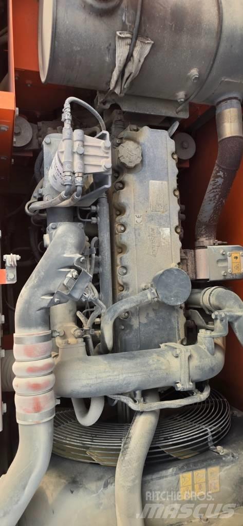 Doosan DX 210 W ホイール式油圧ショベル（パワーショベル・ユンボ・バックホー）