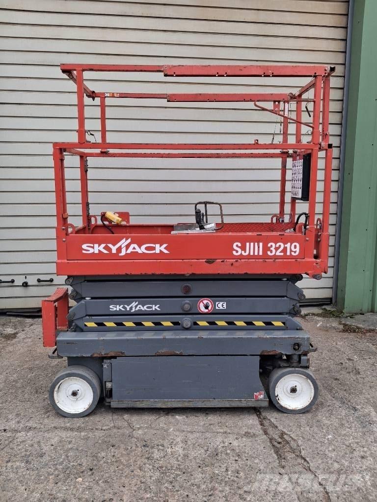SkyJack SJ III 3219 シザースリフト