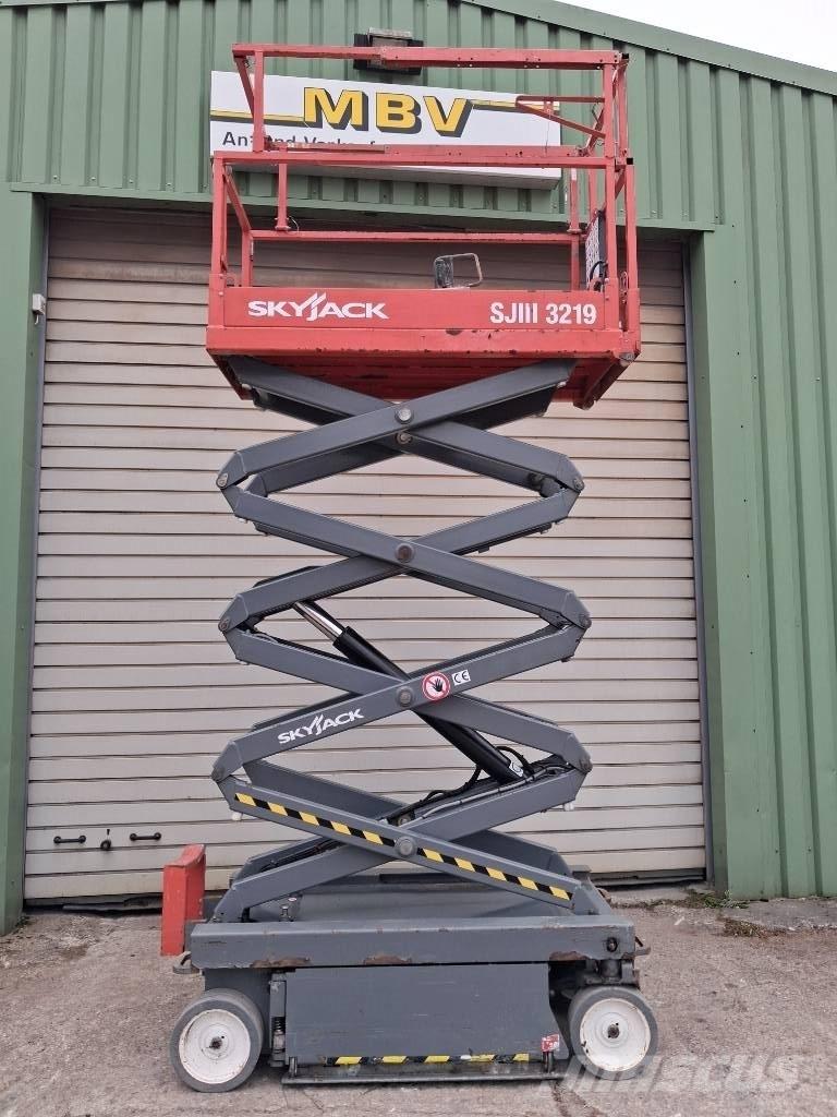 SkyJack SJ III 3219 シザースリフト